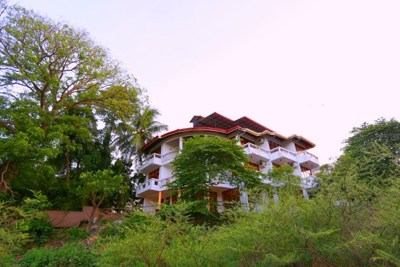 Hotel Mahaweli Spring Sirimalwatta Exterior foto